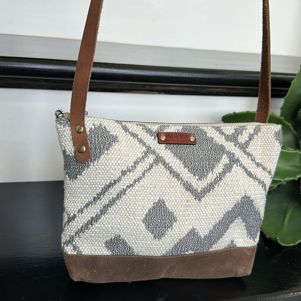 Maya Collection Woven Crossbody Shoulder Bag Like New Neutral Boho Artisan Purse